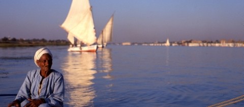 Felucca man 2 Caro.jpg - Nile Cruises
